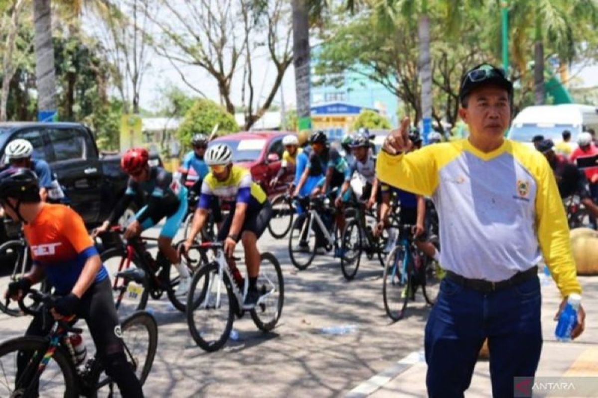 Hundreds of Indonesian cyclists contesting Tour de Loksado 2023