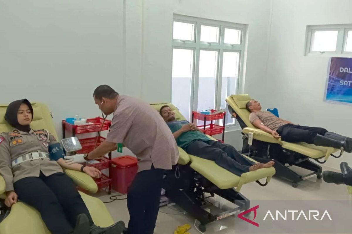 Satlantas Polres Aceh Barat kumpulkan puluhan kantong darah untuk pasien
