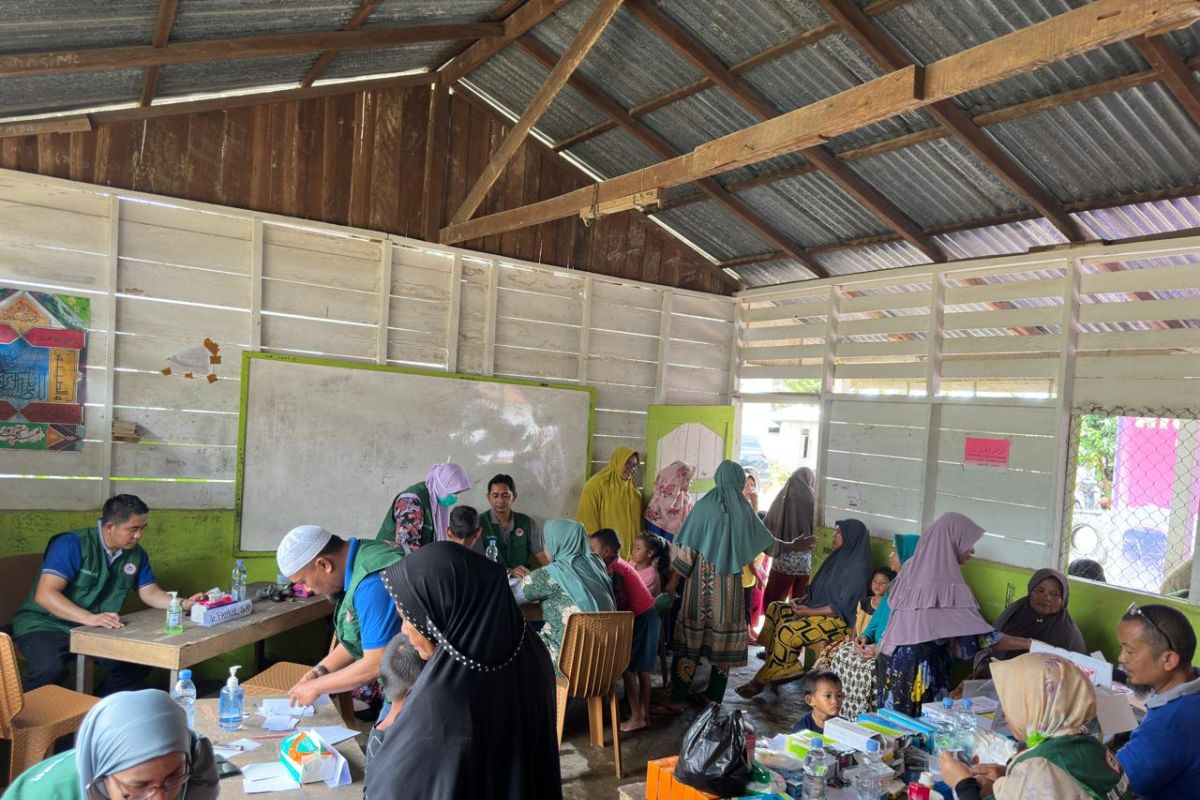 IDI Pasaman Barat berikan pengobatan gratis korban banjir