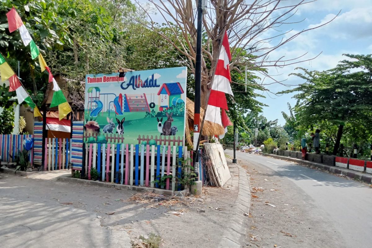 Kecamatan Selaparang di Kota Mataram membuat pos pantau kebersihan sungai