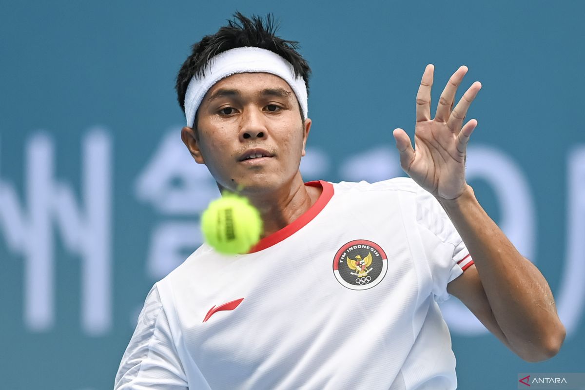 Rifqi Fitriadi bersiap untuk ATP Challenger Shenzhen