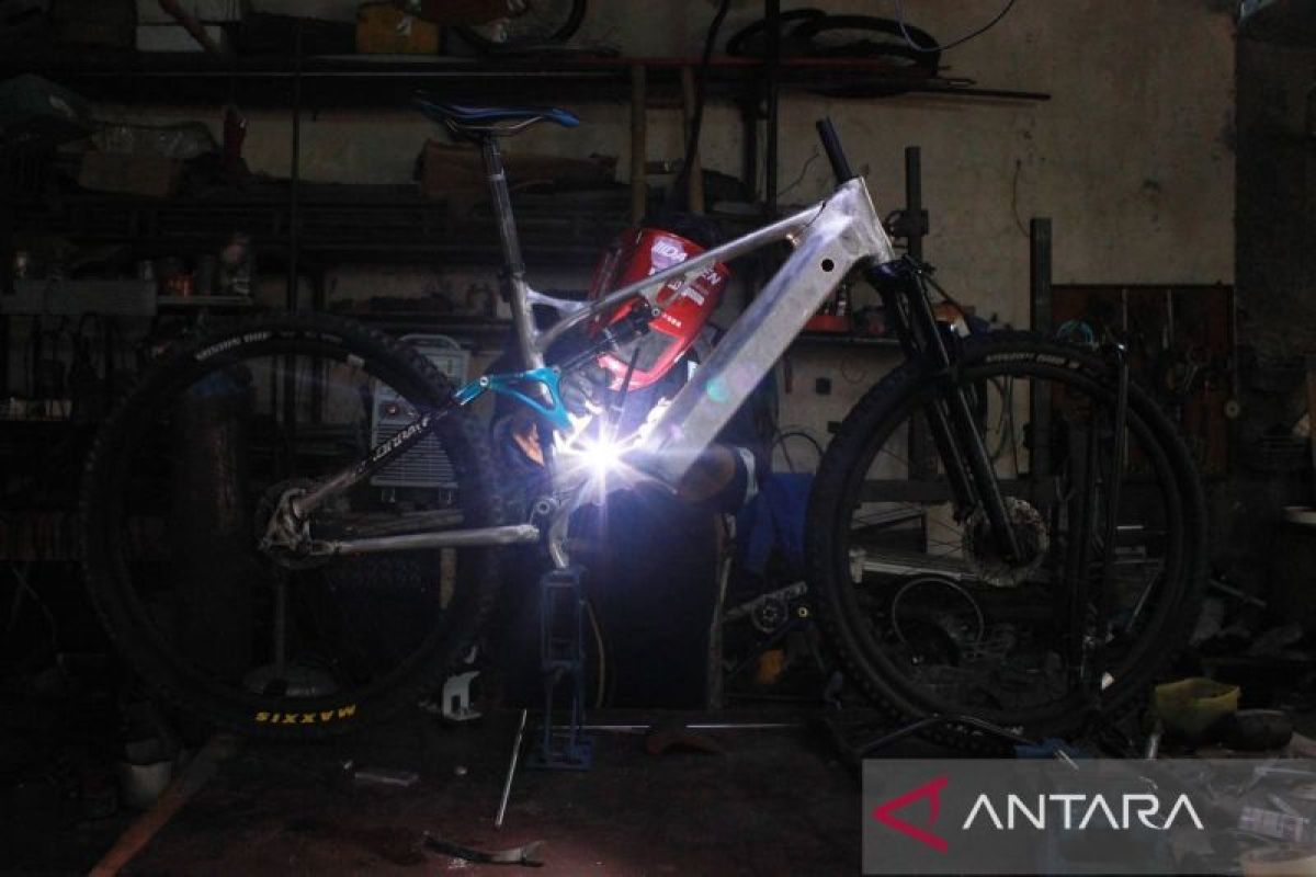 Modifikasi sepeda manual menjadi sepeda listrik