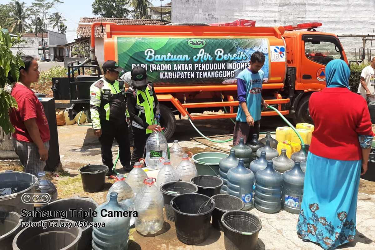 Relawan Temanggung bantu air bersih daerah  kekeringan