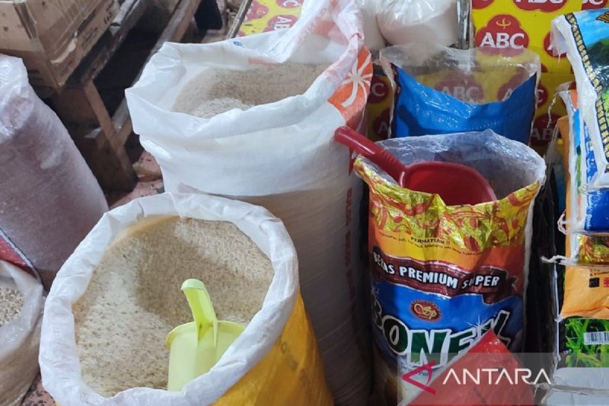 Harga beras dan gula pasir di Kota Jayapura naik Rp1.000 per kilogram