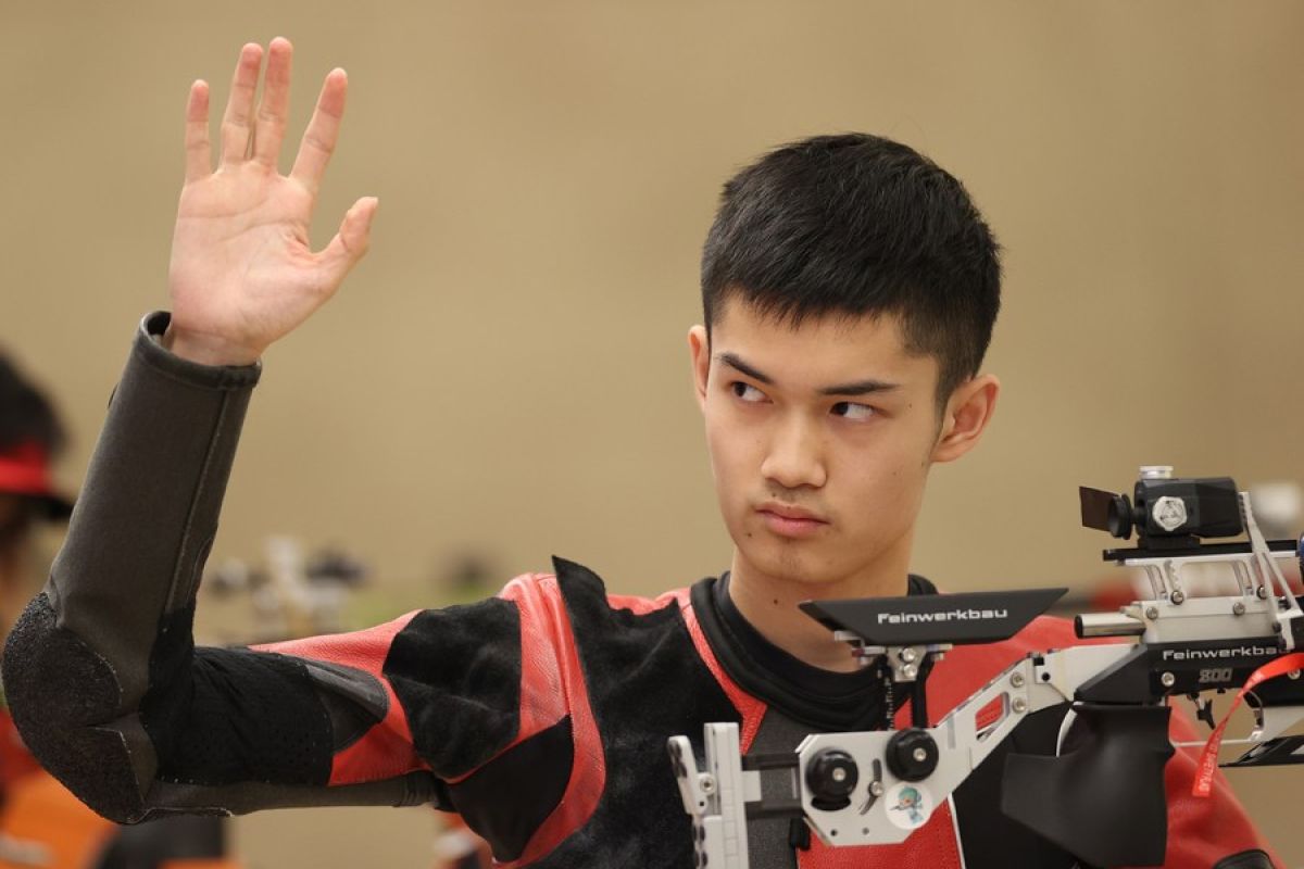 Atlet China cetak rekor dunia baru nomor senapan angin 10m putra