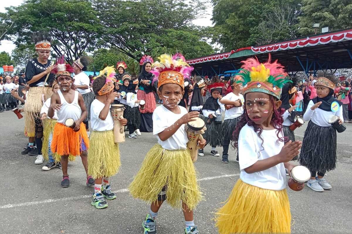 1.700 siswa PAUD-TK di Sentani tabuh tifa peringati Hari Aksara