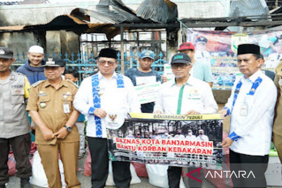 Pemkot Banjarmasin menyalurkan bantuan darurat kebakaran