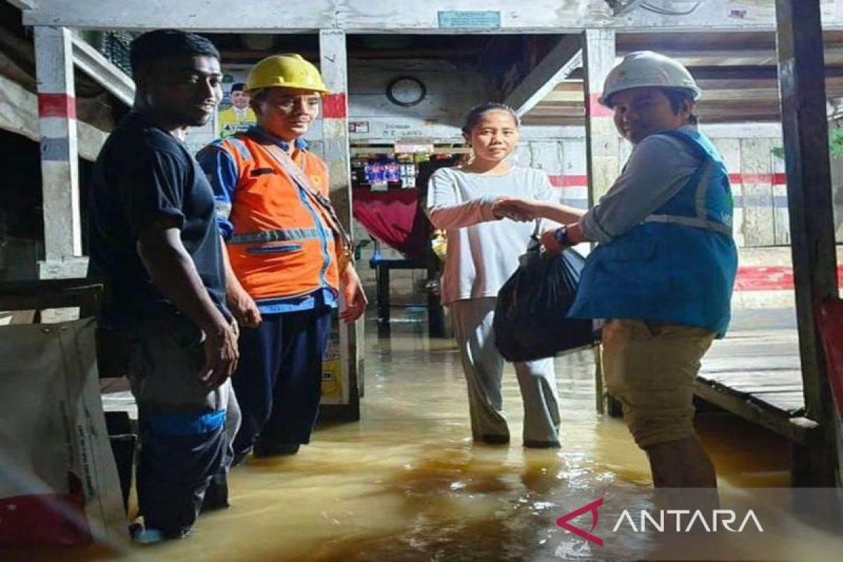 PLN Sumut salurkan bantuan untuk korban banjir di Mandailing Natal