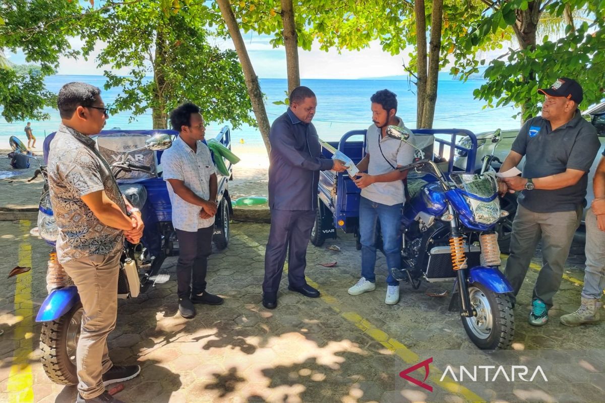 Pemkab Manokwari kembangkan pariwisata Pasir Putih bersama warga