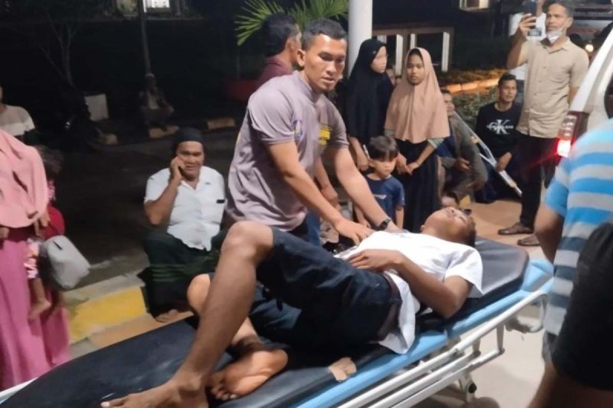 Diduga keracunan gas Medco, belasan warga Aceh Timur dilarikan ke puskesmas