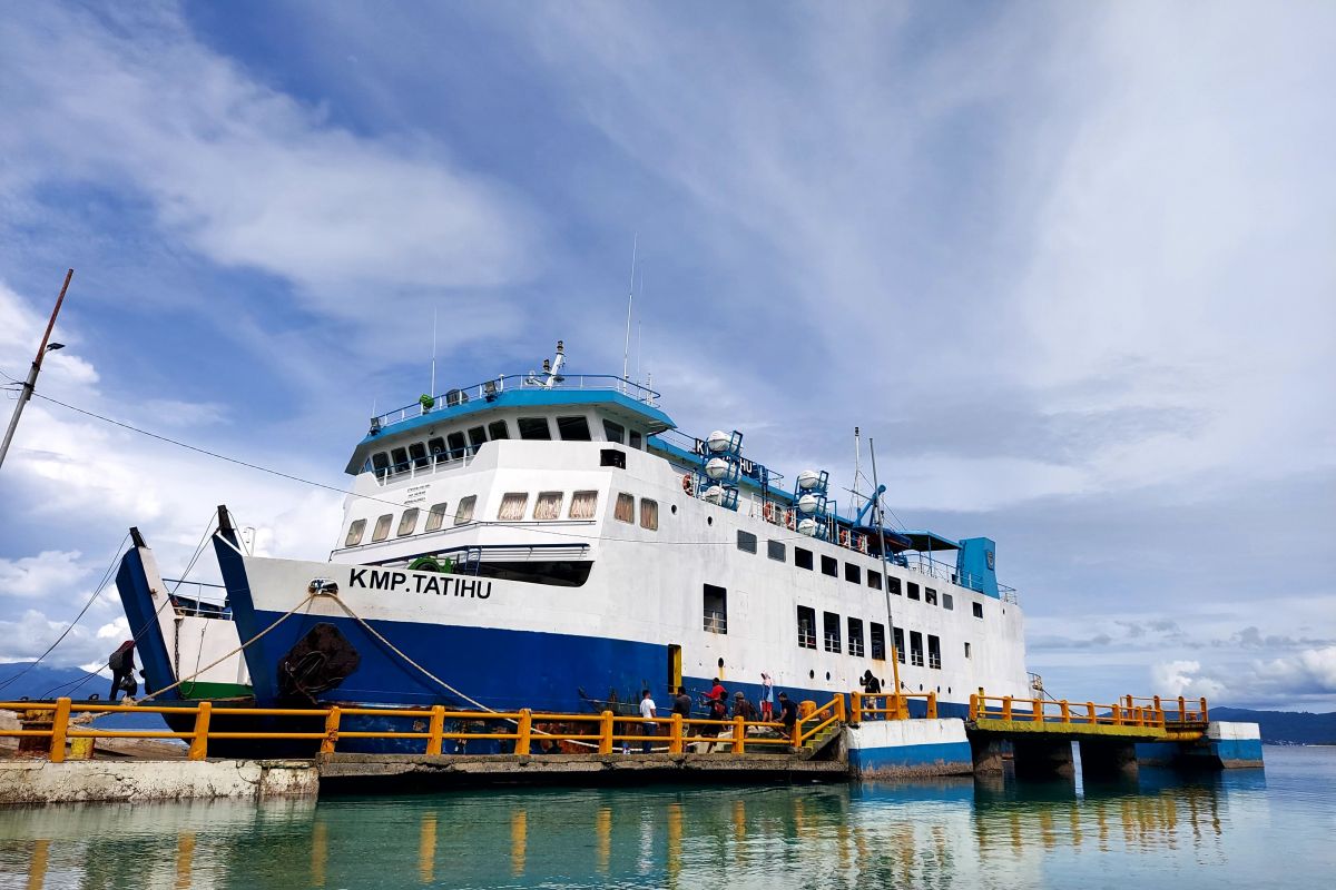 Disebut tidak layani penumpang di pelabuhan Waipirit ini bantahan Pengelola