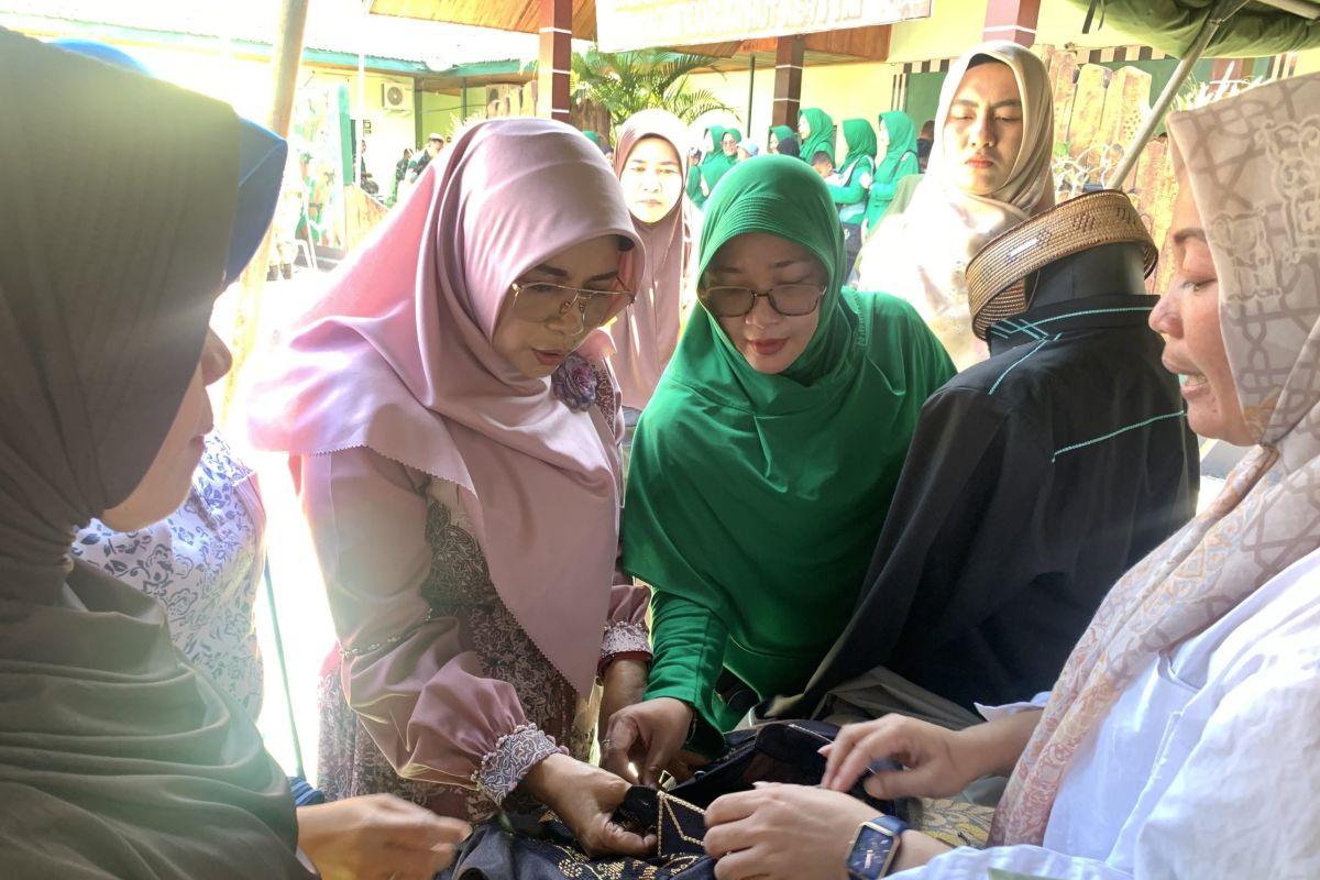 Dekranasda Provinsi Gorontalo pasarkan produk UMKM