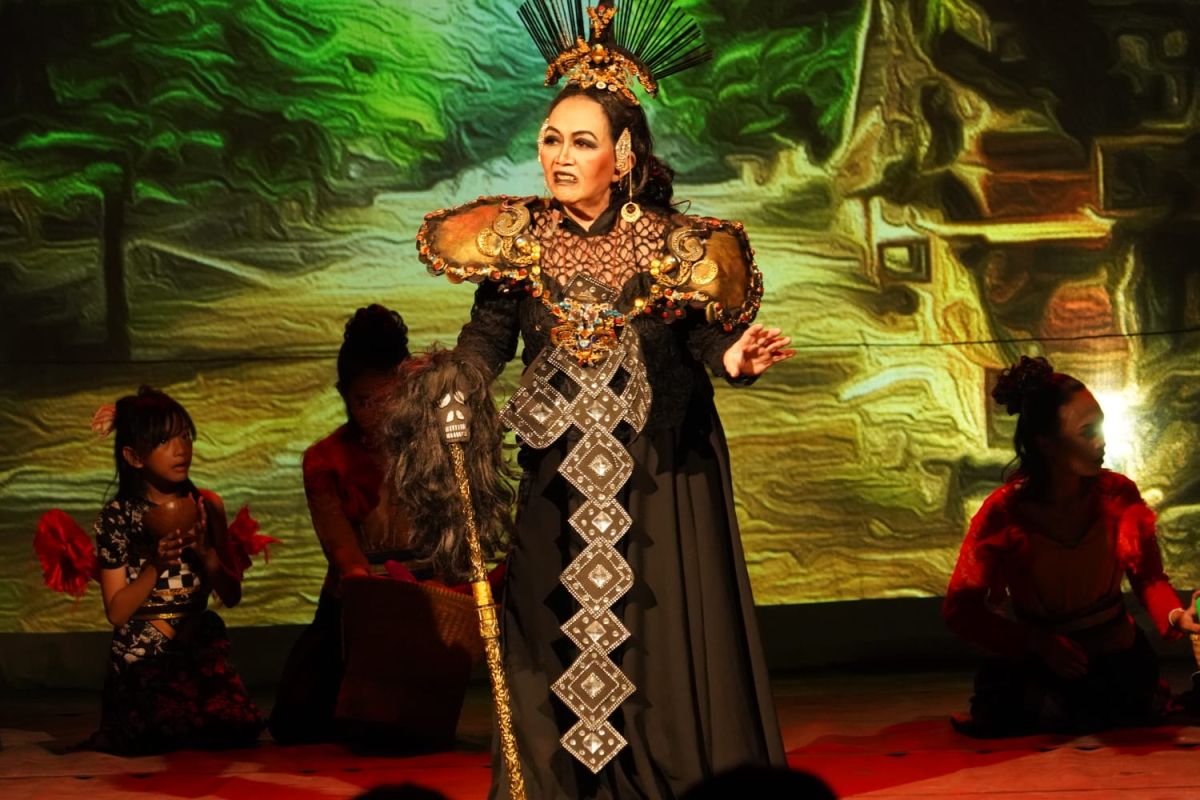 Teater keliling asal Bali pentas di Toraja kuatkan budaya