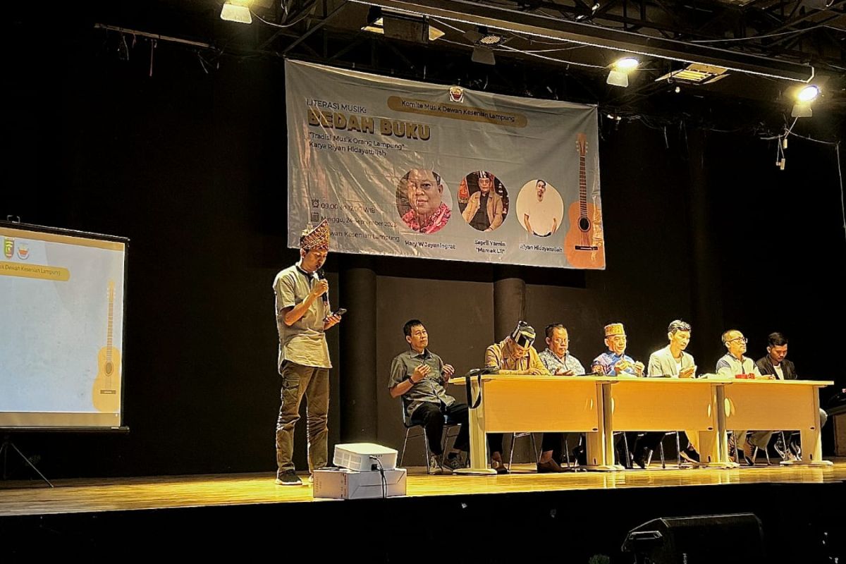 DKL bedah buku "Tradisi Musik Orang Lampung" di Unila