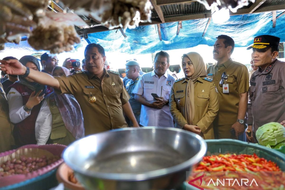 Pemkot Makassar gandeng Bulog siapkan 10 ton beras untuk operasi pasar