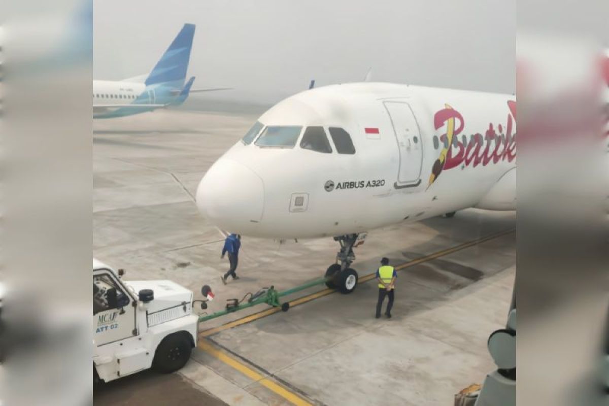 Asap dampak karhutla mulai berdampak pada penerbangan di Bandara Tjilik Riwut