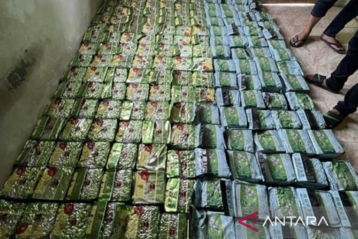 Polisi temukan 165 kg sabu di Aceh Barat, dua nelayan ditangkap