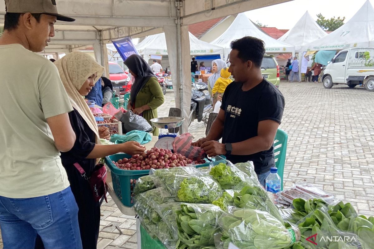 Distanbun gelar pasar tani upaya kendalikan inflasi di Aceh