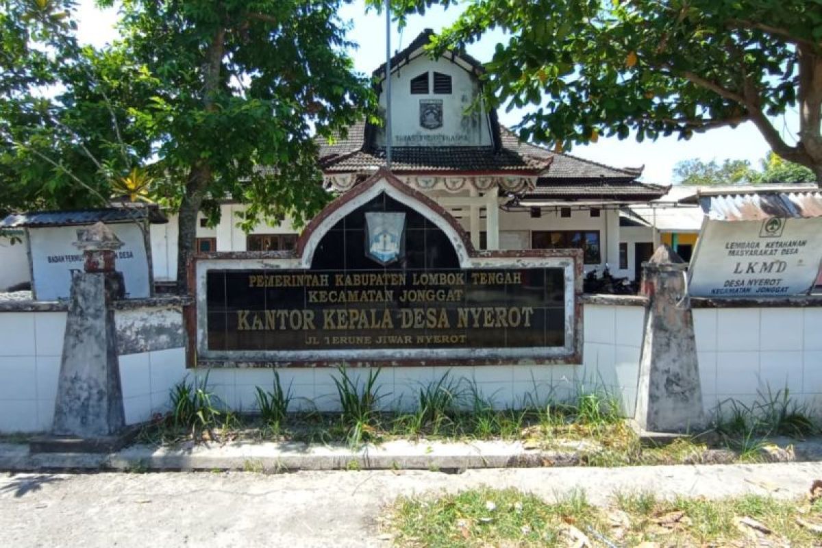 Desa Nyerot Loteng salurkan bansos kepada 519 warga