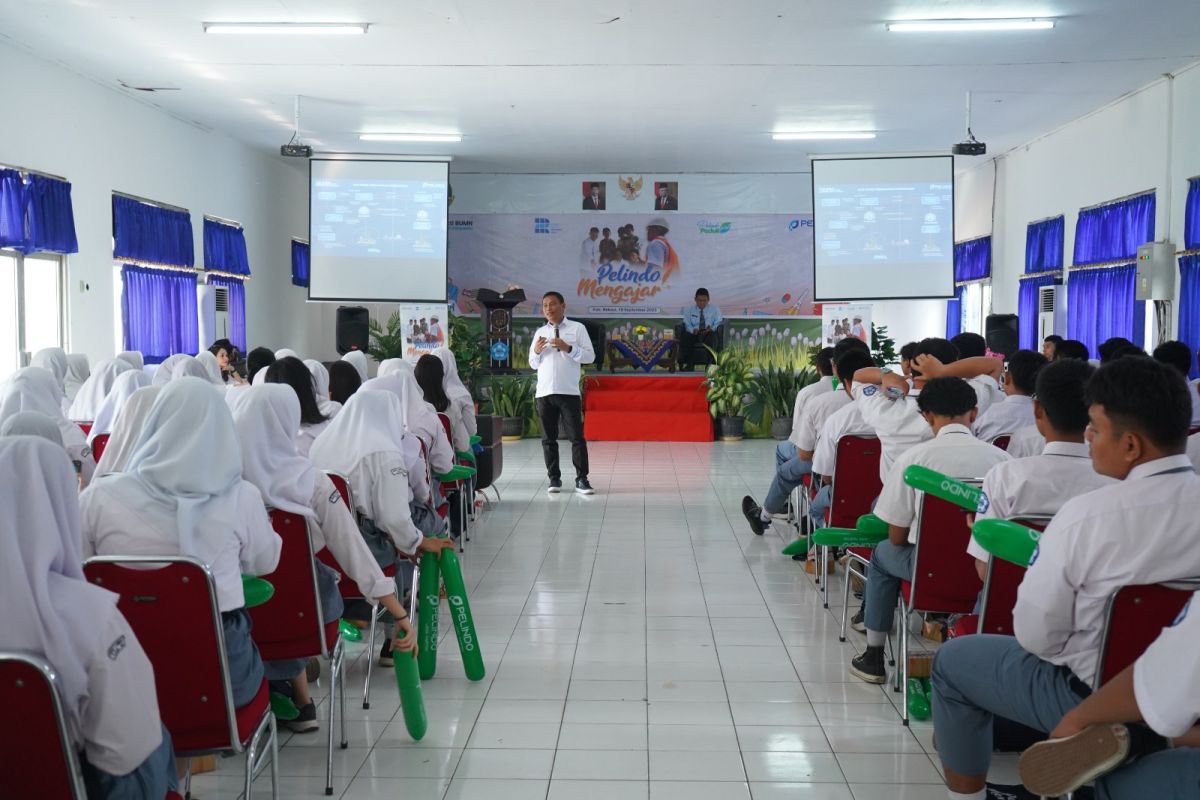 SPJM Pelindo kenalkan dunia kepelabuhanan pada siswa SMA