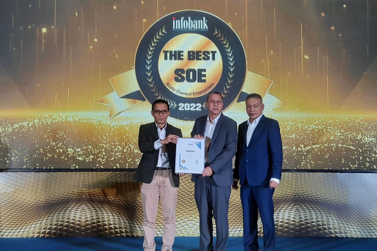 Dahana sabet penghargaan Excellence Financial Performance dari Infobank