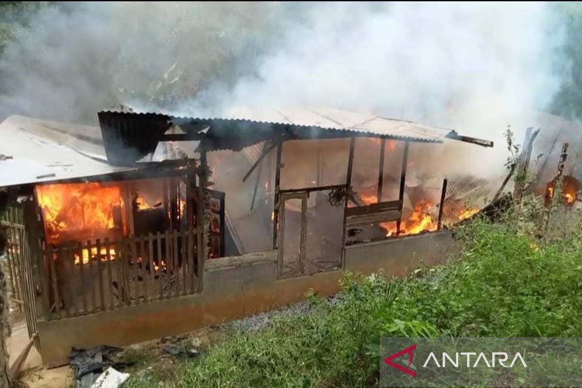 Rumah dan warung di Aceh Timur terbakar