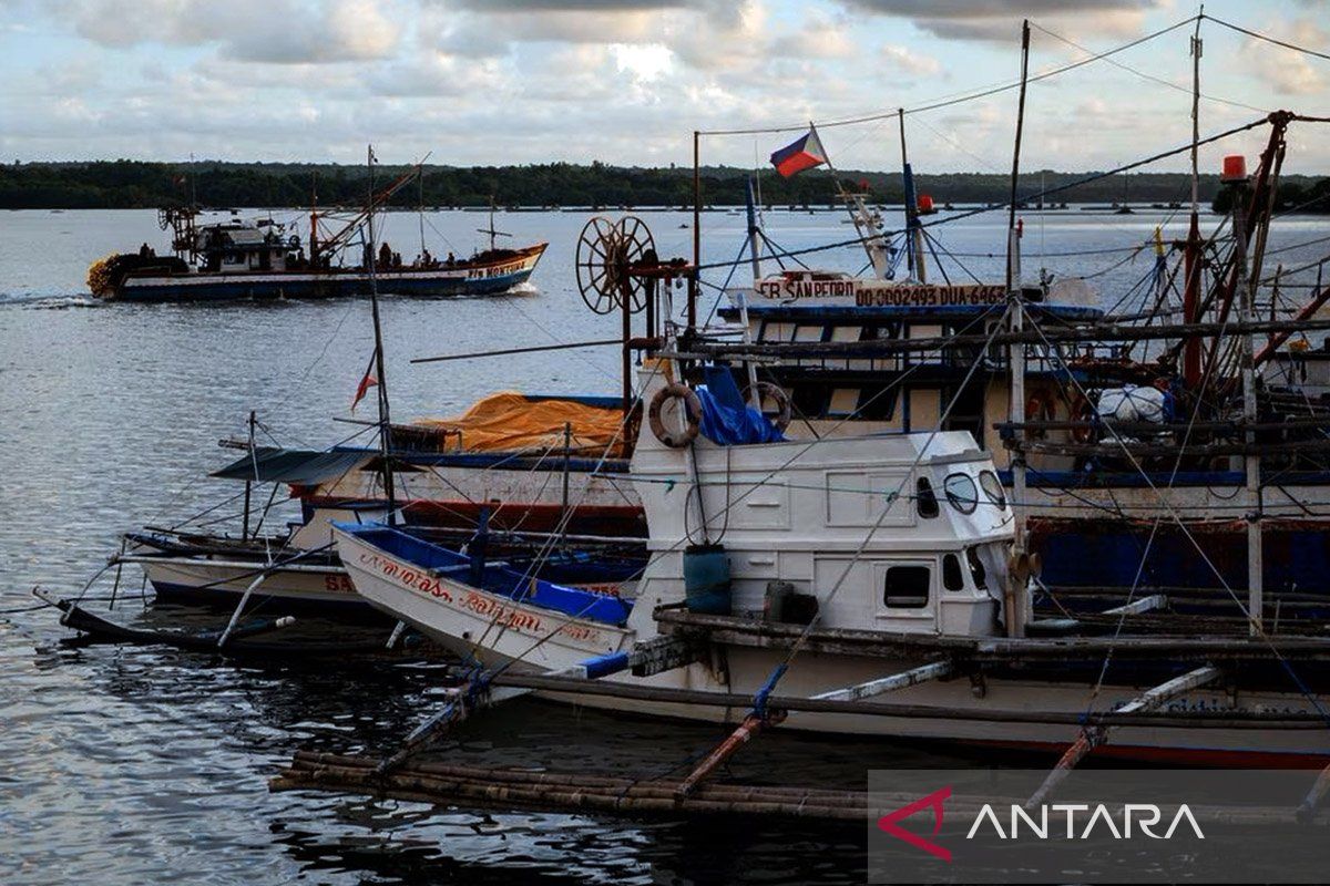 Filipina minta nelayan beroperasi di perairan yang dikuasai China