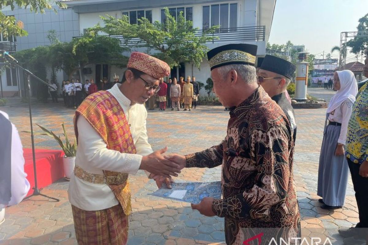 PT KAI Divre IV Tanjung Karang gelar upacara HUT ke-78