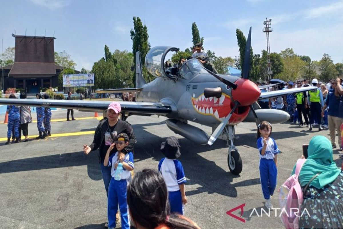 Dua pesawat tempur Super Tucano TNI AU jatuh di Pasuruan