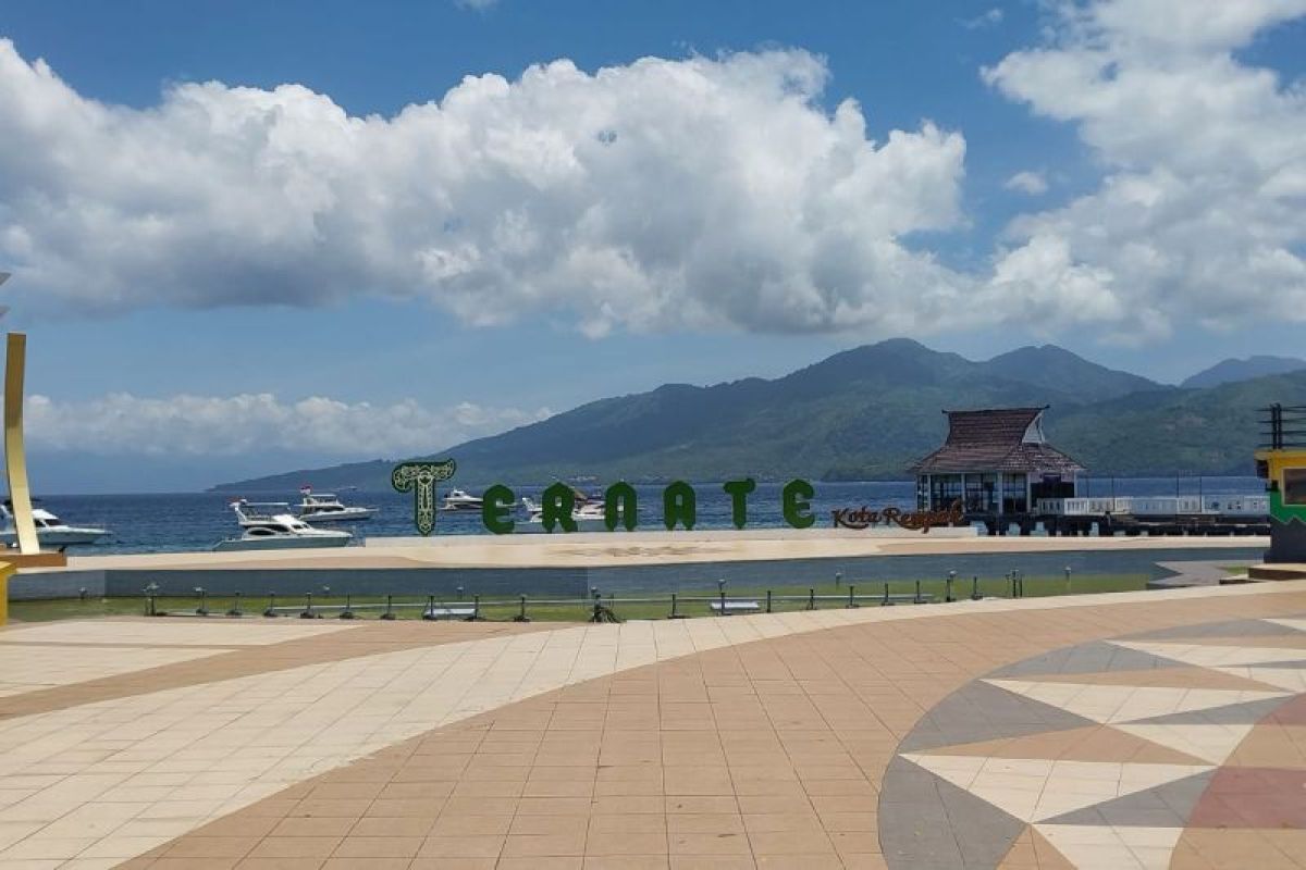 Sejumlah objek wisata andalan di Ternate terus dibenahi