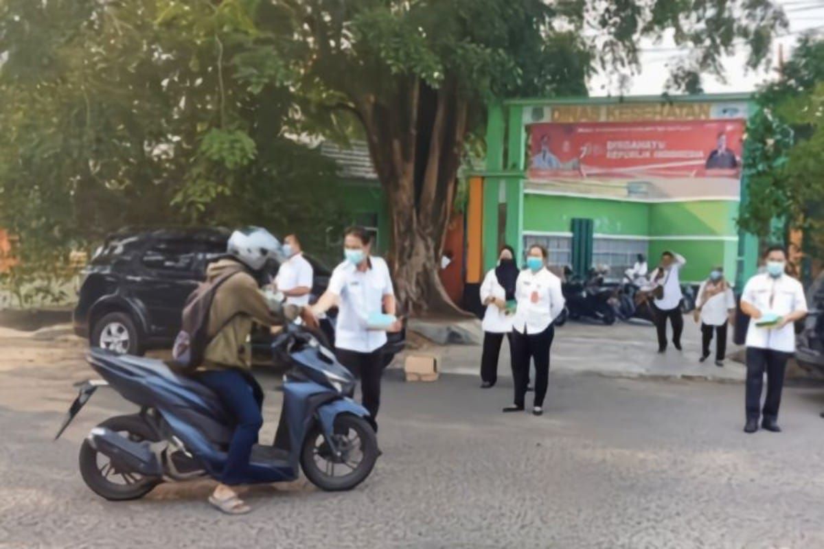 Dinkes Kapuas bagikan masker ke warga minimalisir dampak asap