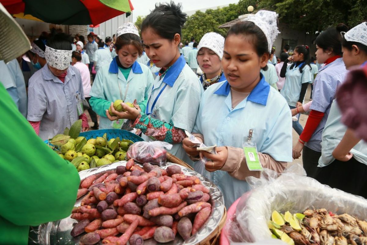 Kamboja naikkan upah minimum bagi pekerja industri garmen untuk 2024