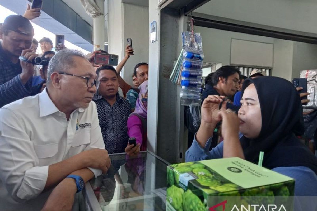 Sidak Pasar Asemka, Mendag dorong pedagang berjualan daring