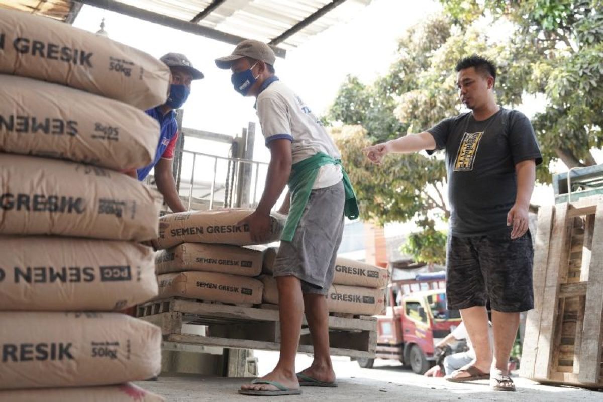 Semen Indonesia perkuat kemitraan dengan pemilik toko bangunan