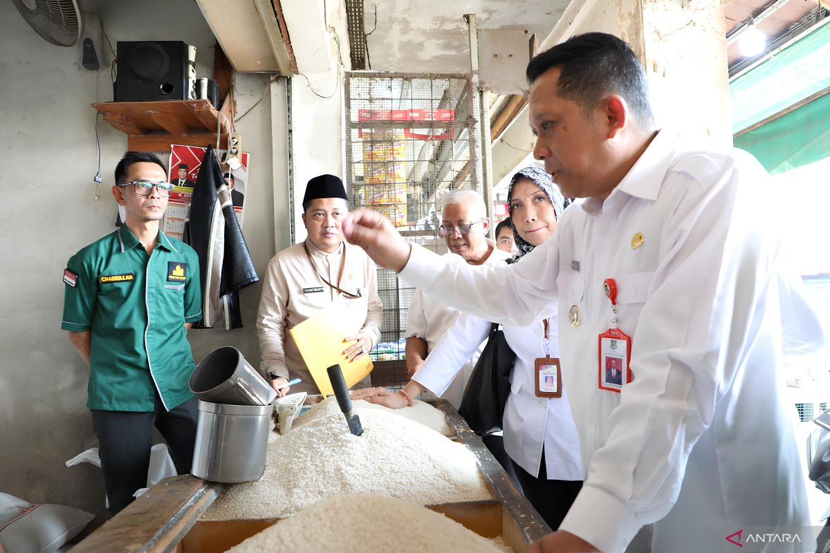 Pj Bupati pastikan ketersediaan pangan di pasar Tangerang aman