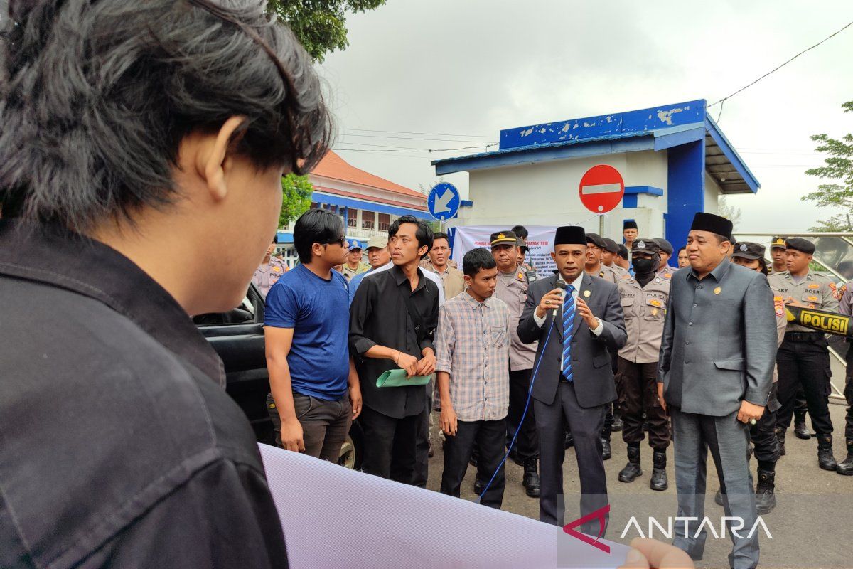 DPRD Kota Bengkulu bahas tuntutan warga terkait Pj Wali Kota