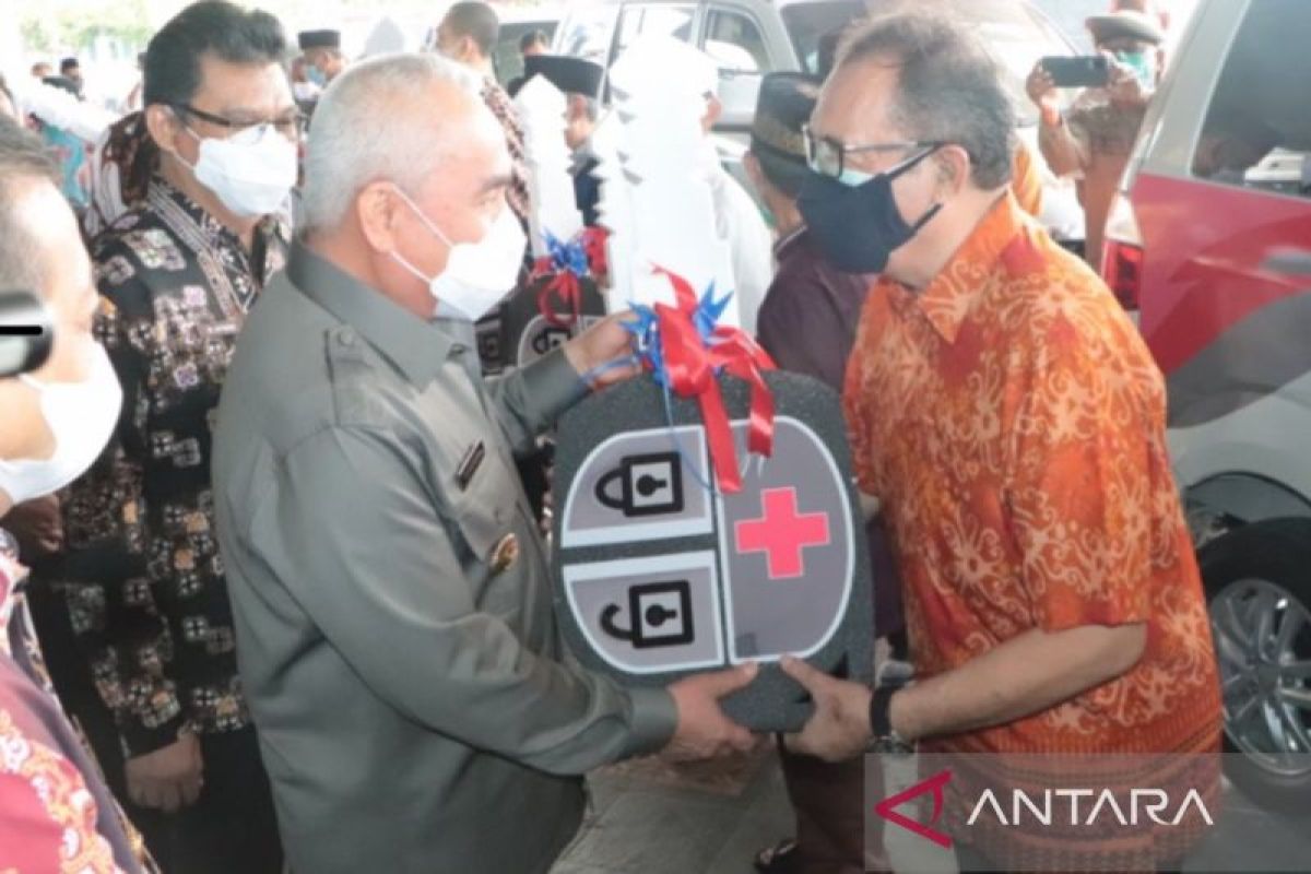 Pemprov Kaltim salurkan 60 unit  ambulans untuk kegiatan sosial