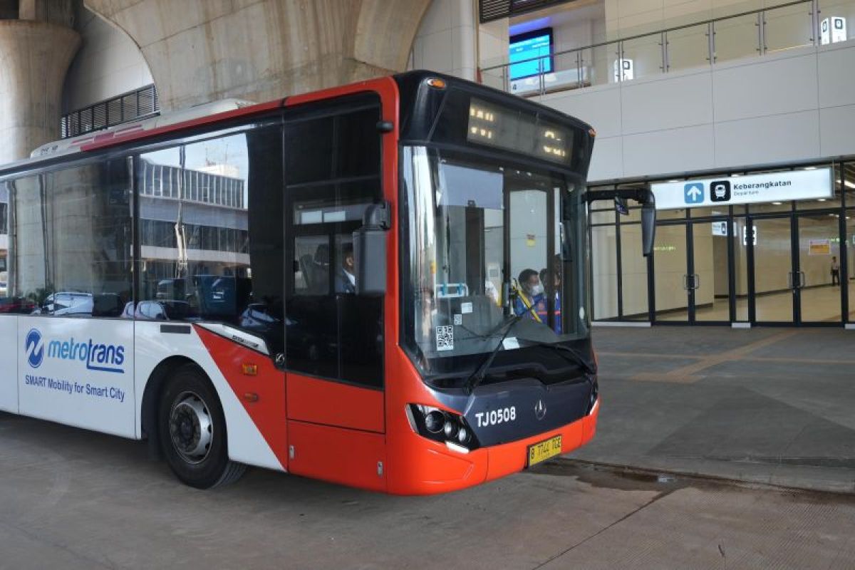 TransJakarta integrasikan armada miliknya dengan kereta cepat Whoosh