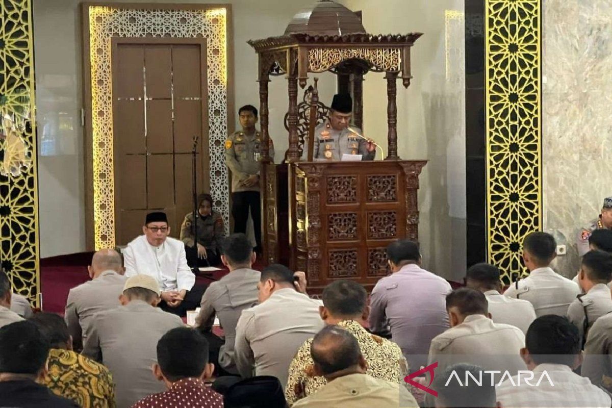 Wakapolda Sulawesi Tenggara ingatkan anggota mawas diri untuk jaga citra Polri