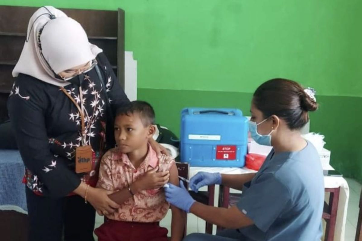 Dinkes Ambon gencarkan gerakan Bulan Imunisasi Anak Nasional menyasar siswa SD
