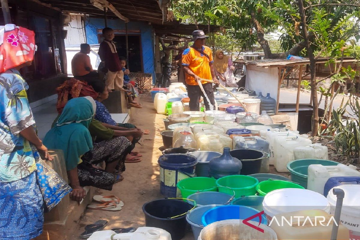 BPBD Situbondo distribusikan air ke wilayah terdampak kekeringan