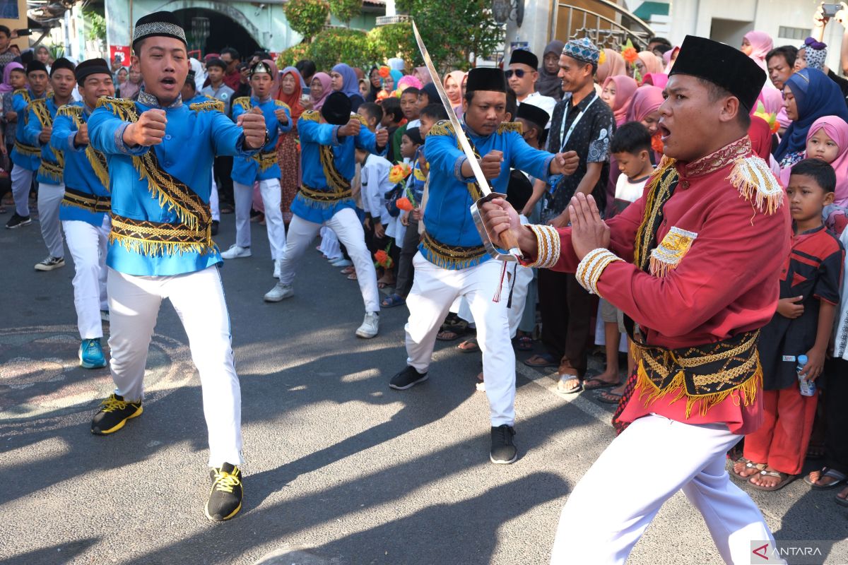 Pawai Ta Aruf Memperingati Maulid Nabi Muhammad Saw Antara News Bali