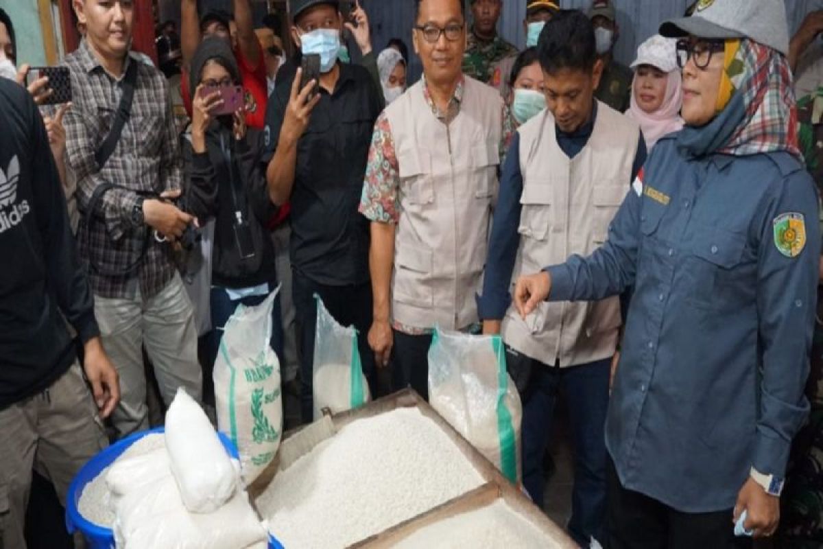 Penjabat wali kota pastikan pasokan bahan pangan tak terhambat karhutla