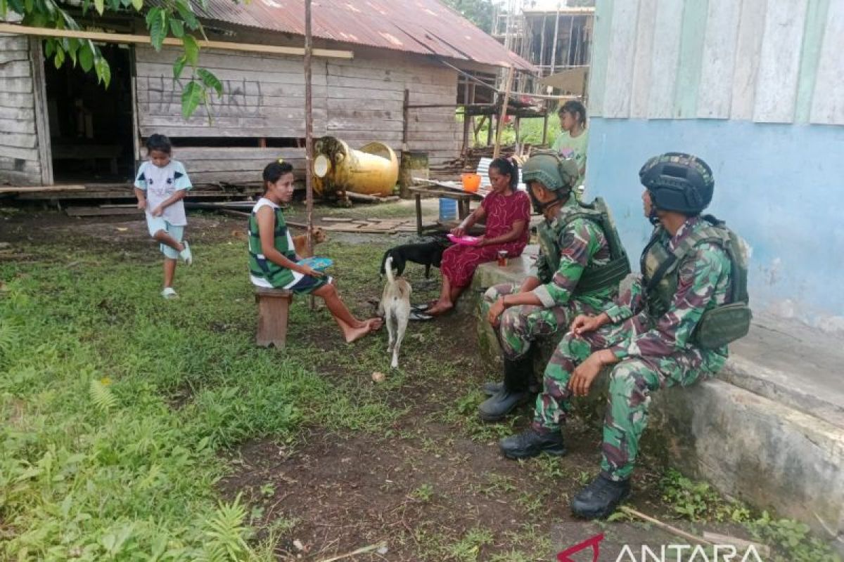 Satgas TNI Yonif 133/YS sosialisasikan pencegahan rabies di Distrik Aifat