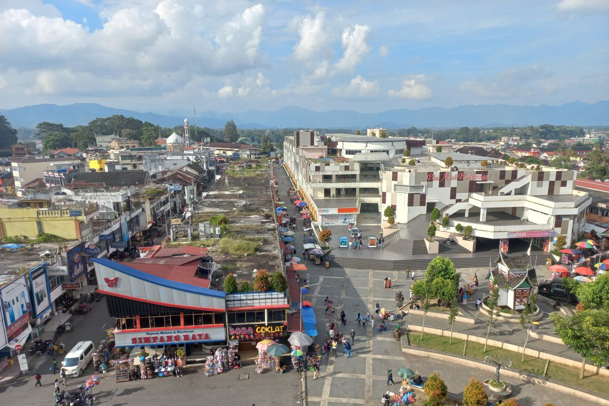 Pemkot Bukittinggi minta inovasi pedagang untuk peningkatan jual beli