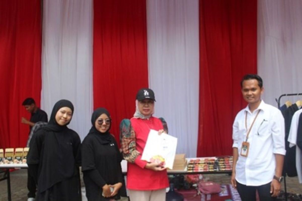 Lima mahasiswa P2MW Unila kenalkan kearifan lokal Lampung berbasis fashion kekinian