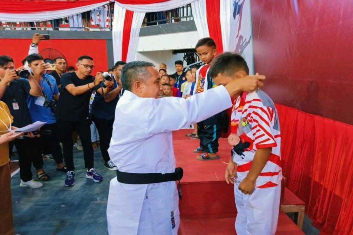 1.214 karateka bertarung di kejuaraan terbuka Karate Do Gojukai Kajati Cup IV