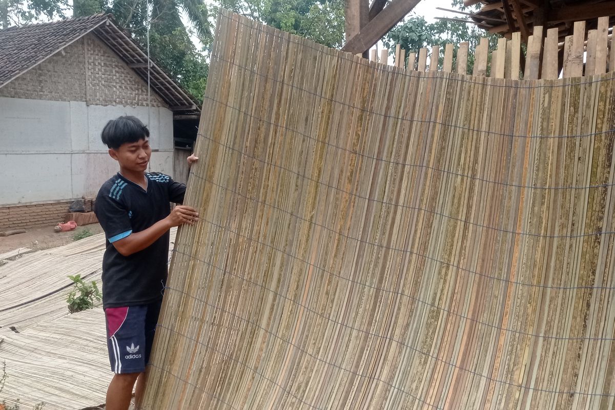 Omzet perajin krey di Lebak Banten naik 100 persen