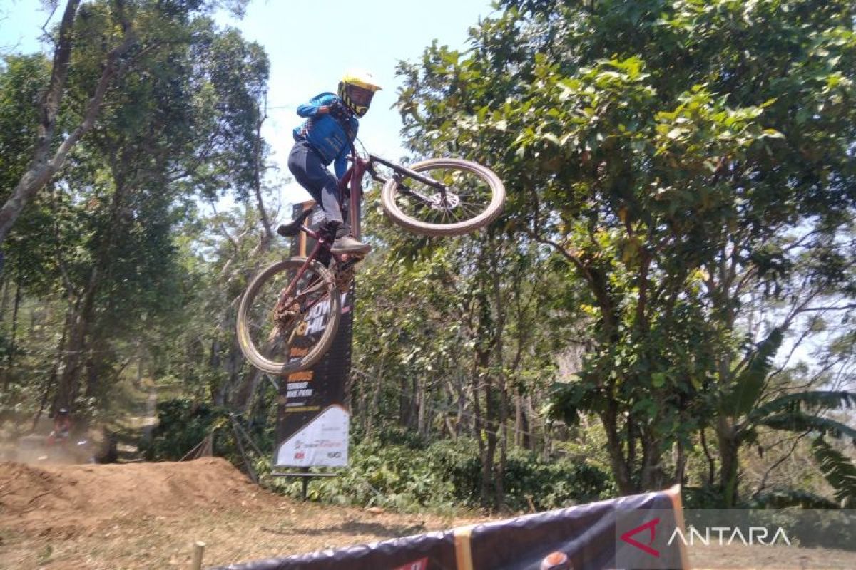 Pembalap asing ikut ramaikan kejuaraan Downhill 2023 di Ternadi Kudus