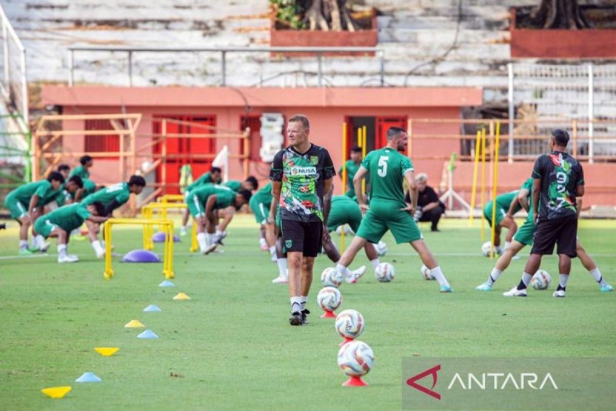 Josep Gombau minta Persebaya Surabaya waspadai kekuatan Dewa United